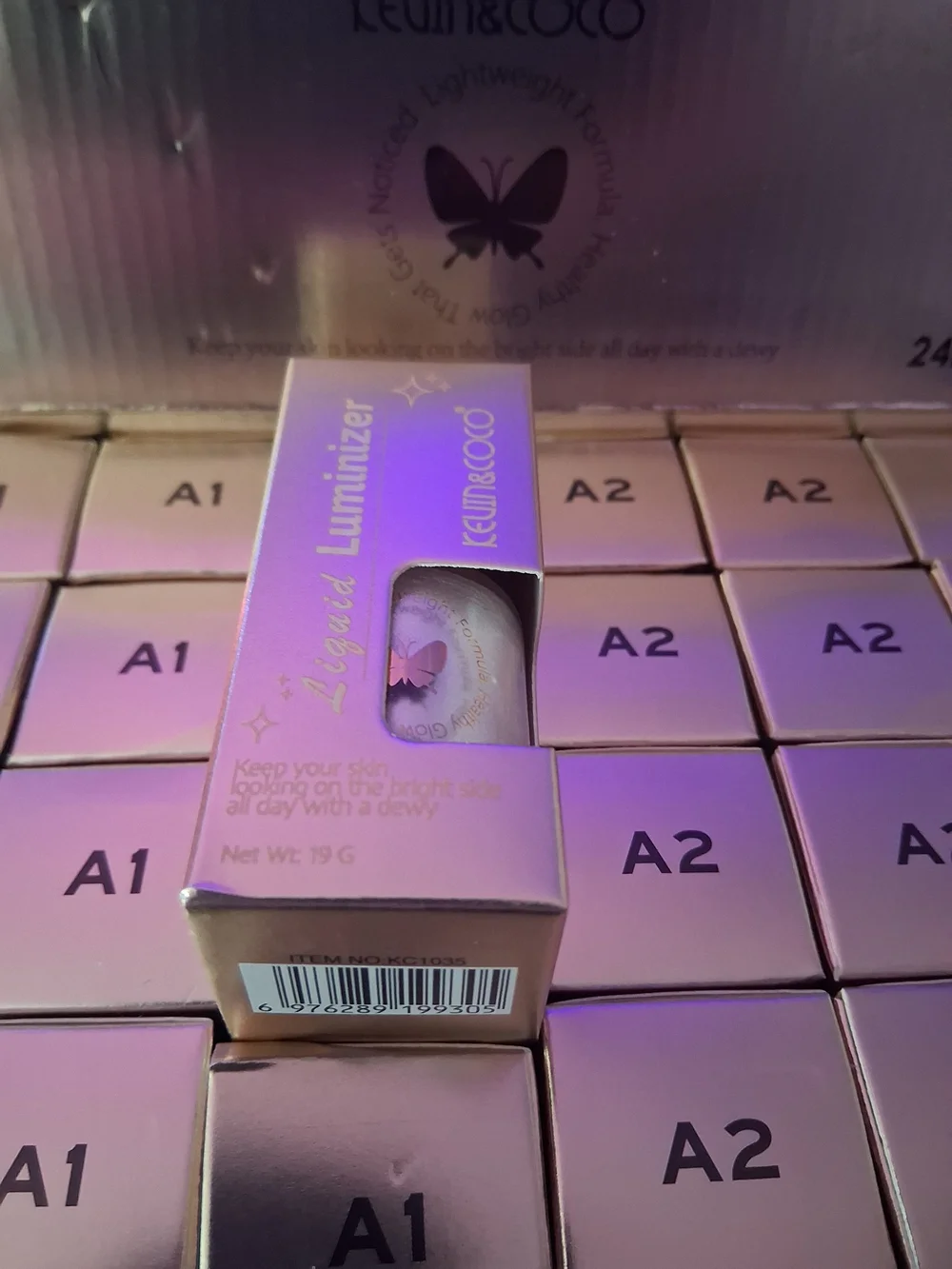 KEVIN & Coco Liquid Luminizer - Shimmer And DEWY